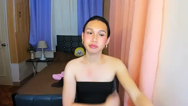 Almira_Hilson webcam