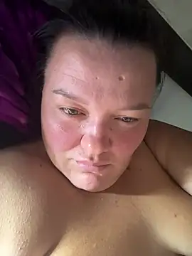 SunnyLeila2101 live cam on StripChat