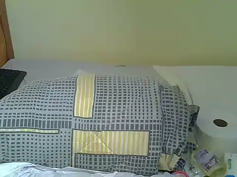 Pearl_petite webcam