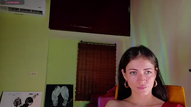 Emma__Blanco live cam on StripChat
