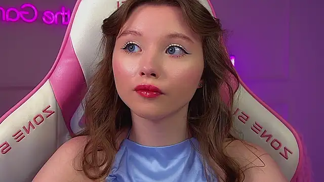 KeiraAsti webcam