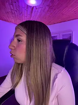 Isabella18_pink webcam