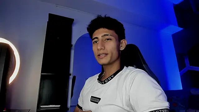 MaxiimoRomano_ webcam