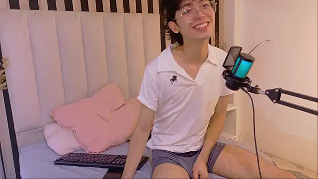 Twink_Sebas7 webcam