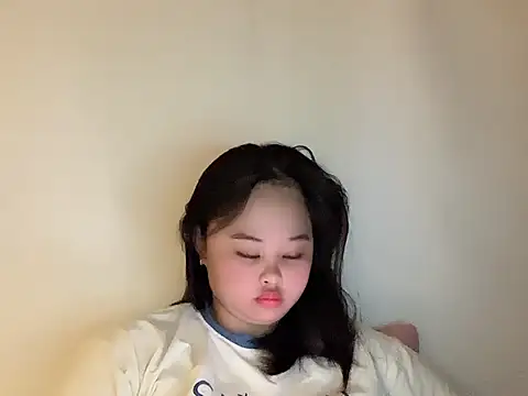 Nhungnhung88 webcam