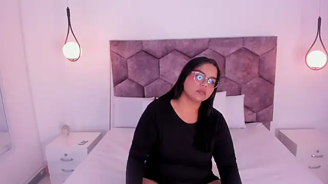 olivia_jhonsson_ live cam on StripChat