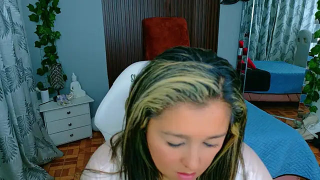 miss_chantall live cam on StripChat