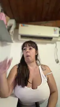 Sofyalone_ webcam