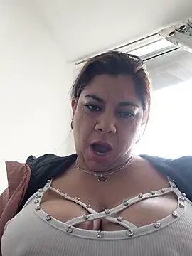 Laura-Hernandez webcam