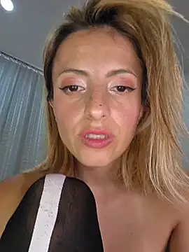 HottCandy21 webcam