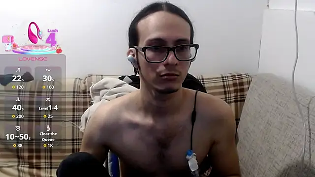 cholitohermoso live cam on StripChat