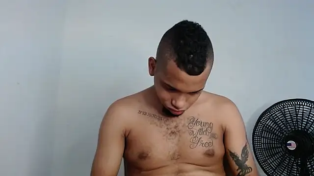 drako_monster live cam on StripChat