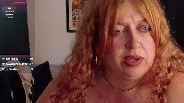 MilfArlet webcam