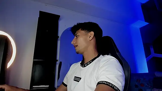 MaxiimoRomano_ webcam