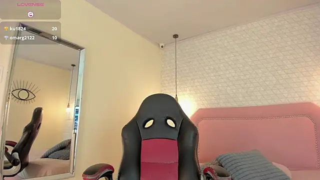 MEREDITHBENSON webcam