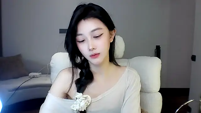 SylvieMaya webcam