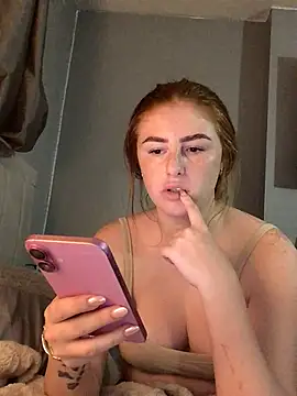 Redvelvetxx2 webcam