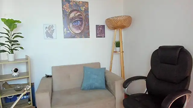 LucyBloom_ webcam
