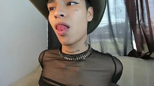 Exotic__April webcam