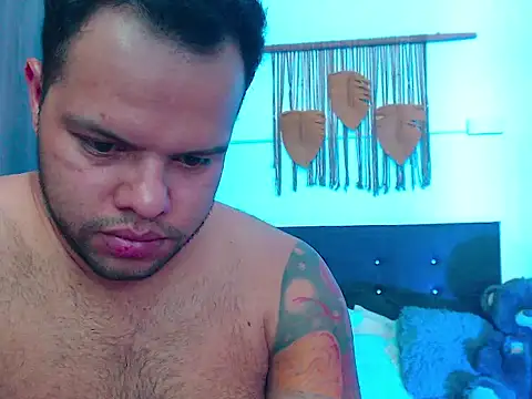 Black_adams_ webcam
