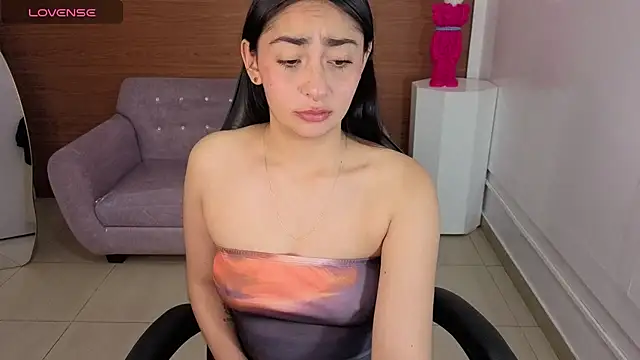sara_lux_t webcam