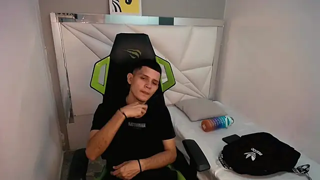 Pov_man777 webcam
