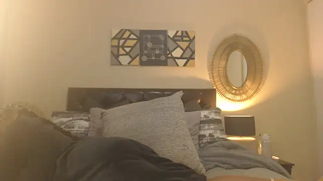 Creamyass22 webcam