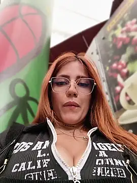 Alis_xxx live cam on StripChat