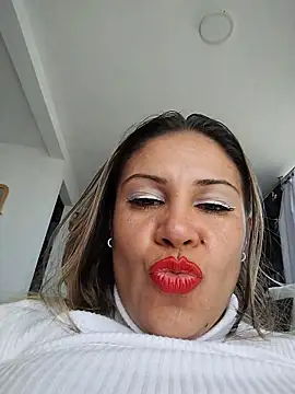 kittyholeshot87 - KittyHoleshot87's free webcam - UK Sex Cams