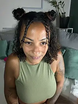 SweetPetiteNoir 🛥 live naked cam