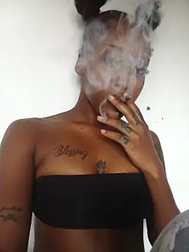 less_baddie - Less_Baddie's free webcam - UK Sex Cams