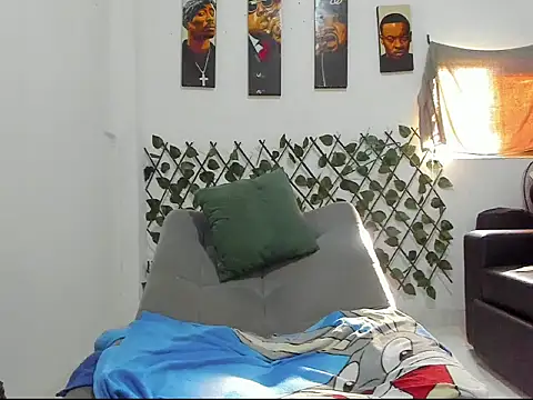 Latins_Boss webcam