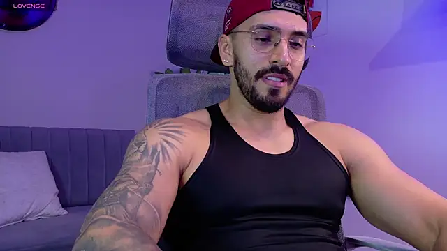 tony_muscle webcam