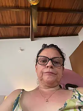 Sharongirl07 live cam on StripChat