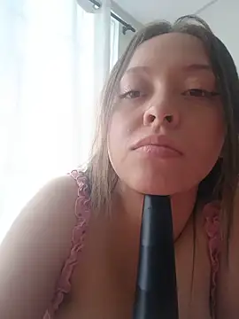 Clara_Belle webcam