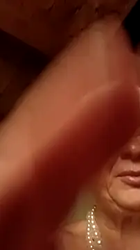 divinaerotica - Divinaerotica's free webcam - UK Sex Cams