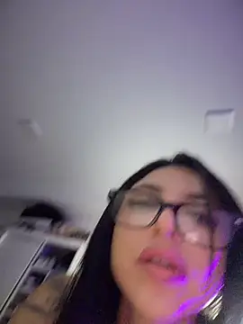 Sasha-Bloom webcam