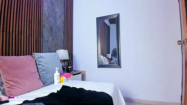 linda_cabal webcam