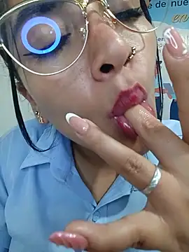 maye__13 - MAYE__13's free webcam - UK Sex Cams