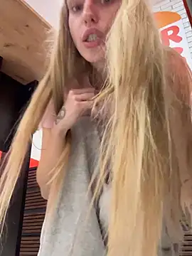 kira_mia webcam