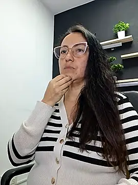 Lauryn_Jones webcam