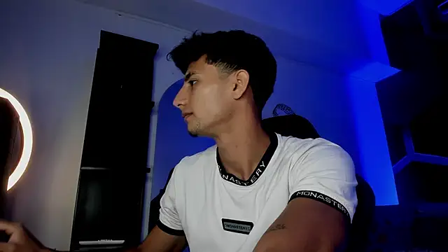 MaxiimoRomano_ webcam