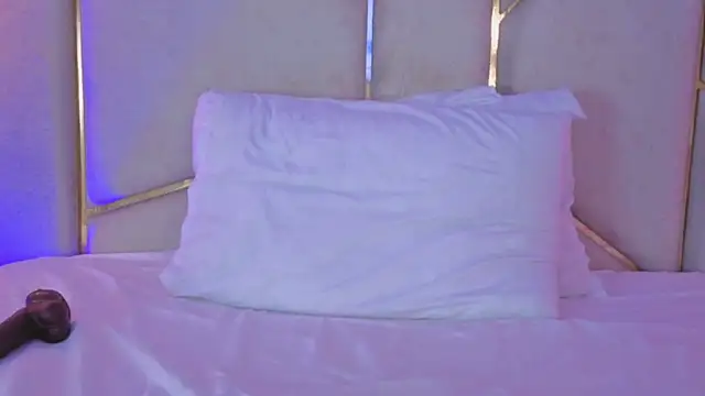 Isa_Roses webcam