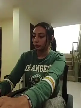 caroline_bennett webcam