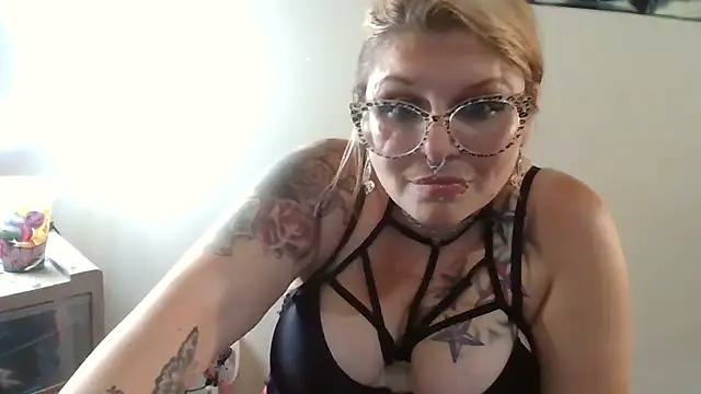 Moonpulseraven webcam