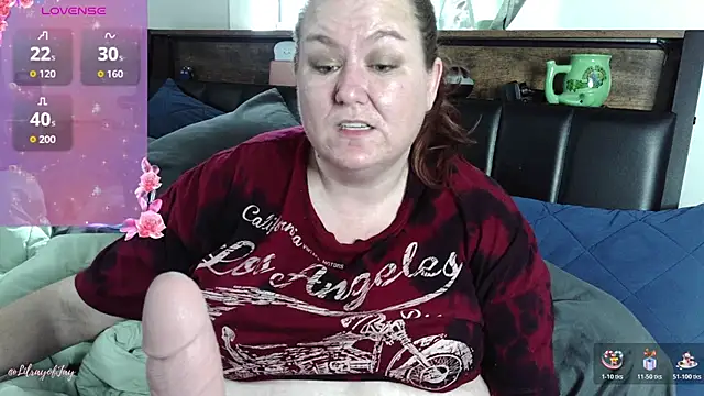 LilrayofJay live cam on StripChat