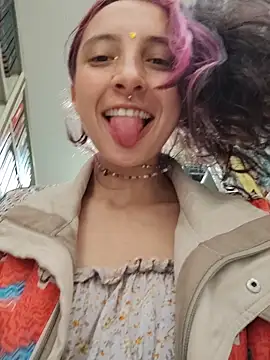 _Laary_Lily webcam