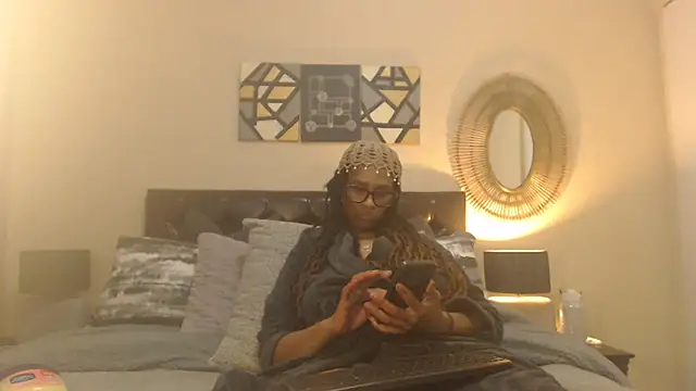 Creamyass22 webcam