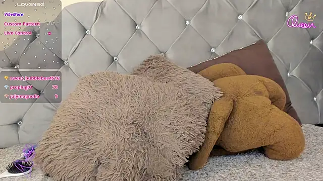 candymills1 live cam on StripChat