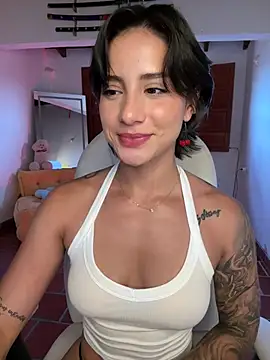 Ale_Lewis webcam